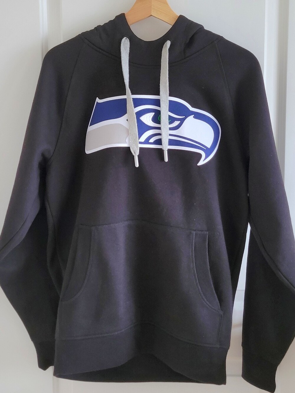 NWOT Men's Black Seahawks Hoodie Size Small